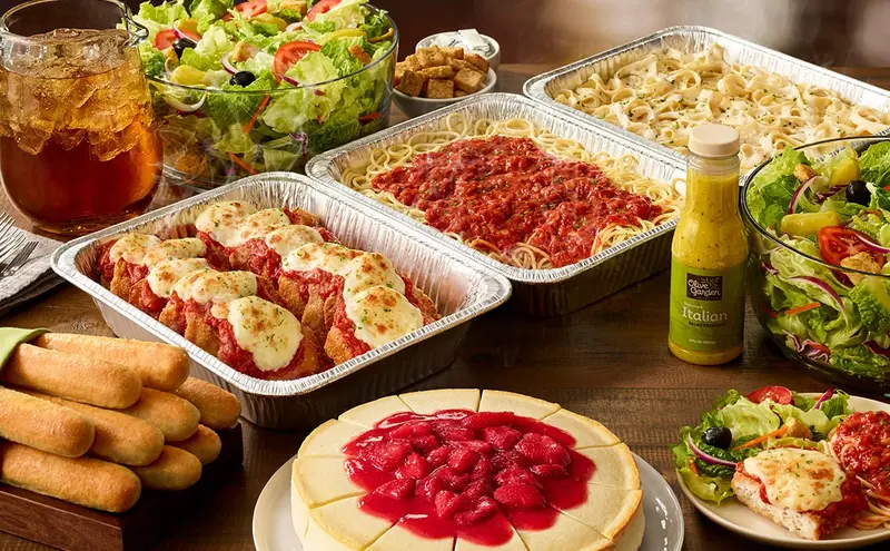 Olive Garden Chicken Parmigiana Combination (Serves 8 - 14)