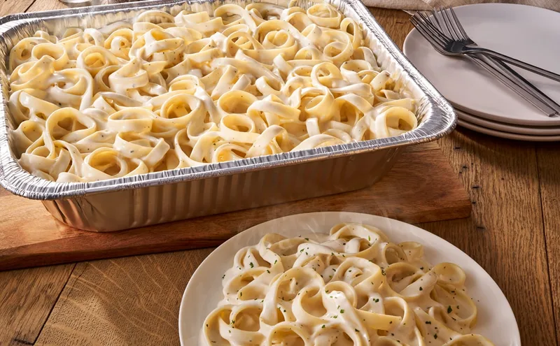 Olive Garden Fettuccine Alfredo (Serves 4 - 6)