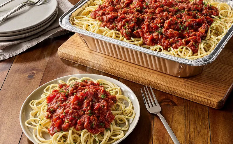 Olive Garden Spaghetti with Meat Sauce (Serves 4 - 6)